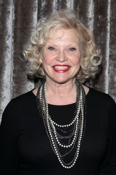 Sandra Dickinson interpreta Dixie / Sylvie (voice)