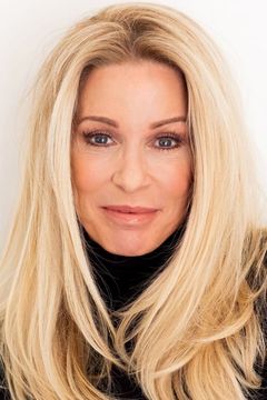 Dona Speir interpreta Miss Western Europe (uncredited)