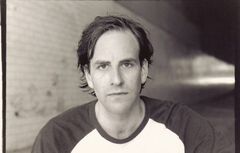 Ben Messmer interpreta Griffin