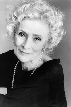 Mimi Weddell interpreta Grandma Wellington