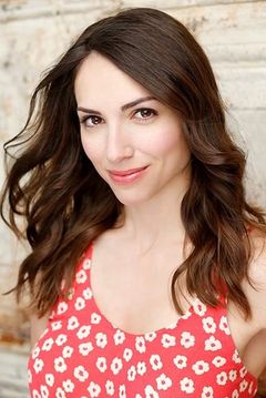 Eden Riegel interpreta Young Miriam (voice)