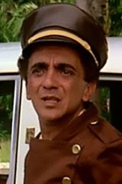 Roberto Roney interpreta Nadiño