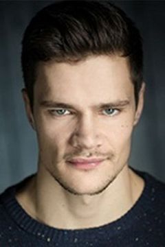 Jamie Andrew Cutler interpreta Clement Rice
