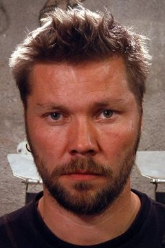 Stig Henrik Hoff interpreta Peder