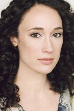 Katherine Sigismund interpreta Ken's Wife