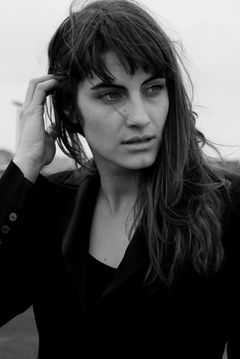 Samia Muriel Chancrin interpreta Brigit