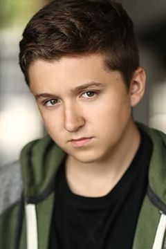 Darien Provost interpreta Kyle Edwards Alexander