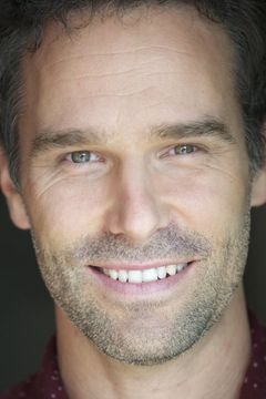 Winston Cooper interpreta Live Action Cast