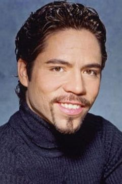 Rudy Galindo interpreta Rudy Galindo (archive footage) (uncredited)