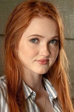 Abby Glover interpreta White Girl