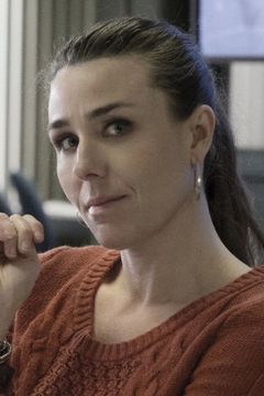 Vickie Bak Laursen interpreta Pernille