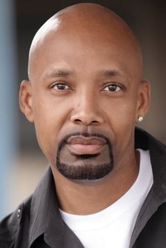 Mike D. Anderson interpreta Mall Security Guard