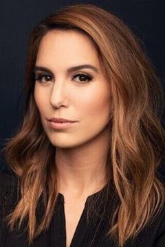 Christy Carlson Romano interpreta Poppy Blu
