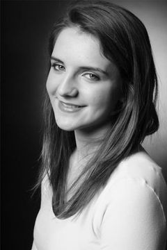 Constance Stride interpreta Mary Tudor