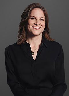 Dana Goldberg interpreta Kiki