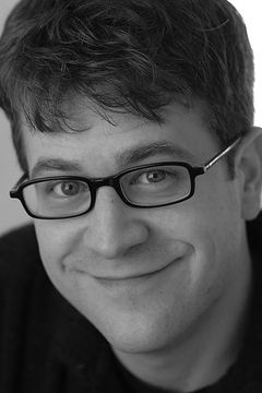 Adam Grace interpreta Chip