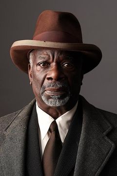 Joseph Marcell interpreta Moses