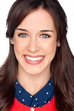 Rachel Marie Lewis interpreta Caroline Kelly