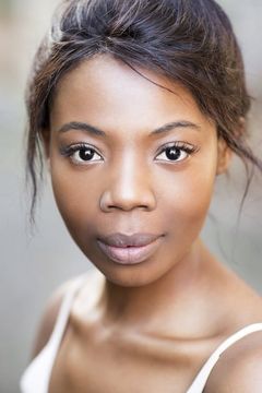Mimi Ndiweni interpreta Slipper Lady