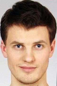 Aleksandr Luchinin interpreta Ded Igorya