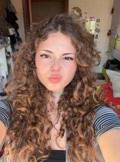 Greta De Rosa interpreta Annarella