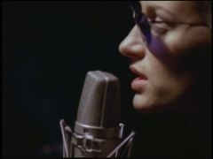 Raven Snow interpreta Leila