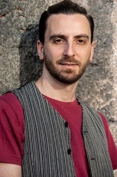 Gianni Spezzano interpreta Raffaele
