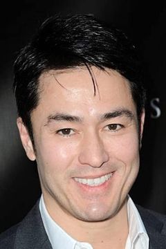 Jason Yee interpreta High School Student (uncredited)