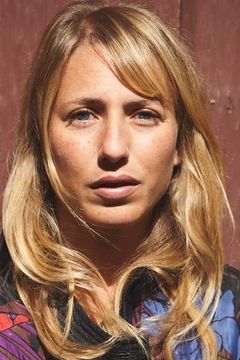 Laura Boujenah interpreta La sage-femme