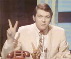 Stan Bohrman interpreta Pete Martin