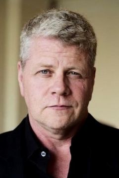 Michael Cudlitz interpreta Colonel Brendon