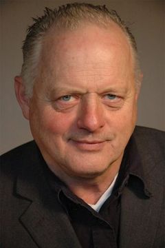 Robert Pugh interpreta General Ismay