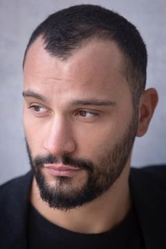 Fulvio Sacco interpreta Carabiniere Notifica Decesso
