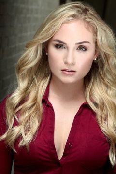 Liza Wilk interpreta Brenna