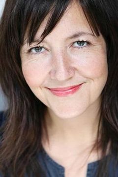 Sophie Duval interpreta Female Custody Sergeant