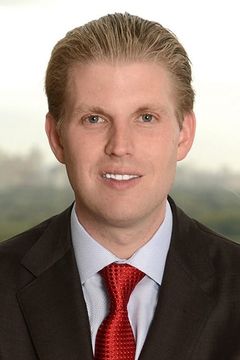 Eric Trump interpreta Self (archive footage)