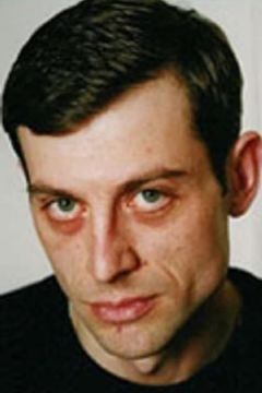 Andrey Blagoslovenskiy interpreta Soldat im Ruinenkeller
