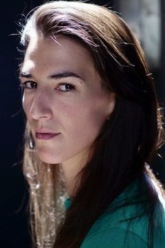 Soraya Garlenq interpreta Capitaine Nadia Saïdi