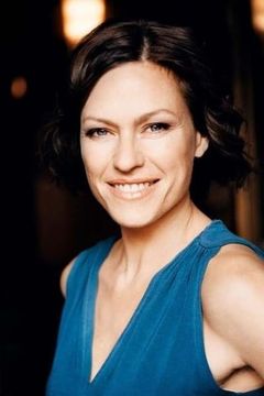Nina Kronjäger interpreta Elisabeth Schwarz