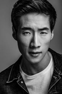 Jae Kim interpreta Adult Min (Uncredited)