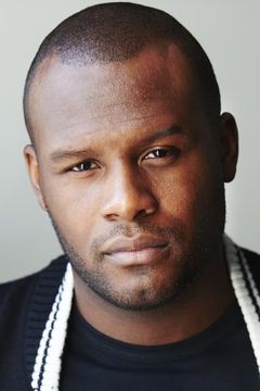 Ryan Allen interpreta Cousin Marcus