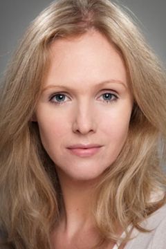 Rachel Cullen interpreta Corpsman Dey's Wife