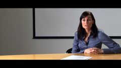 Sigridur Benediktsdottir interpreta Self - Special Investigative Committee, Icelandic Parliament