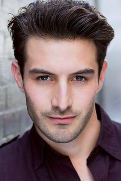 Justin Genna interpreta Moffat Ball Dancer