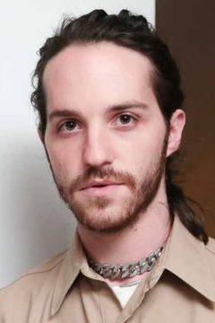 Eli Russell Linnetz interpreta Tipo (voice)