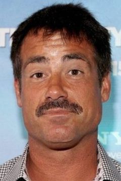 Peter Dante interpreta Carol's Boyfriend