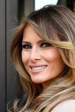 Melania Trump interpreta Self - First Lady (uncredited)