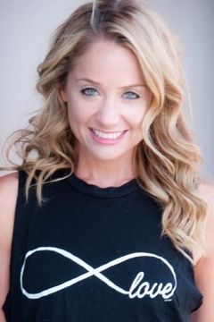 Becky Boxer interpreta Dettman's Wife