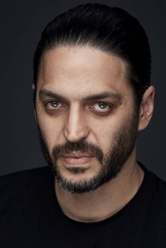 Younes Bouab interpreta King Faisal