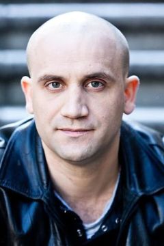 Simon-Pierre Boireau interpreta Bernard GIGN